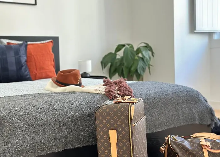 Baixa Chiado Bedrooms 3*