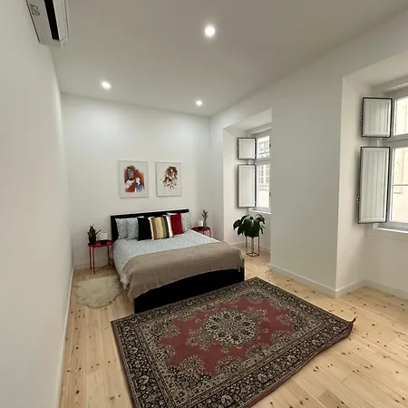 Baixa Chiado Bedrooms 3*