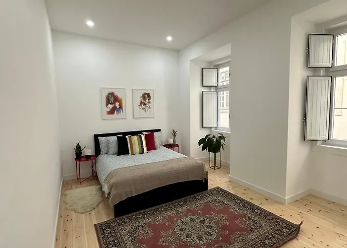 Baixa Chiado Bedrooms 3*