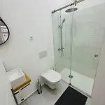 Baixa Chiado Bedrooms 招待所 3*